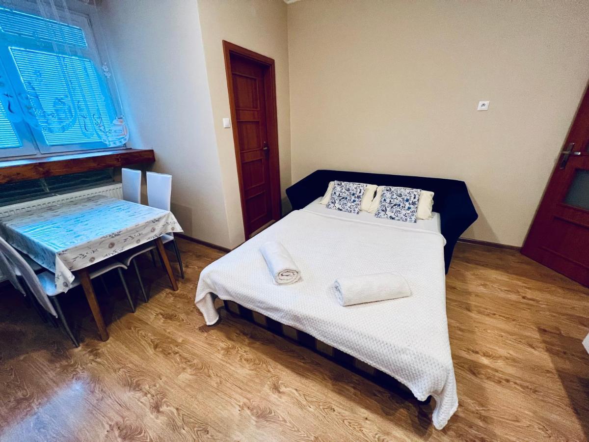 Apartman Pod Fontanou Кремница Экстерьер фото